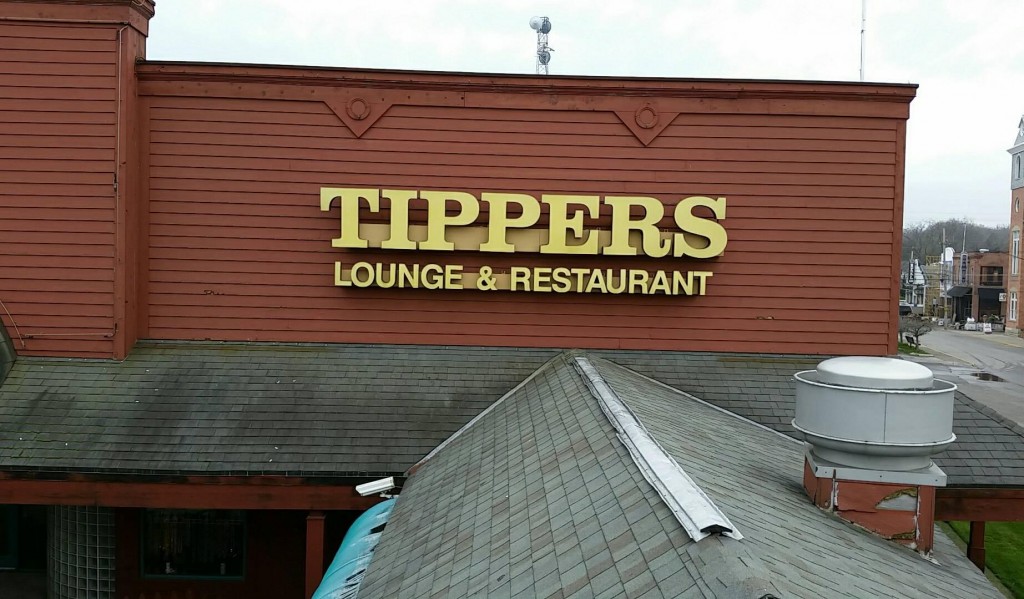 Beer Barrel Saloon / Tippers Sandusky, Ohio Sign Company, Maintenance