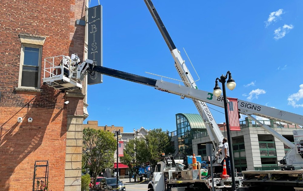 business sign cleaning